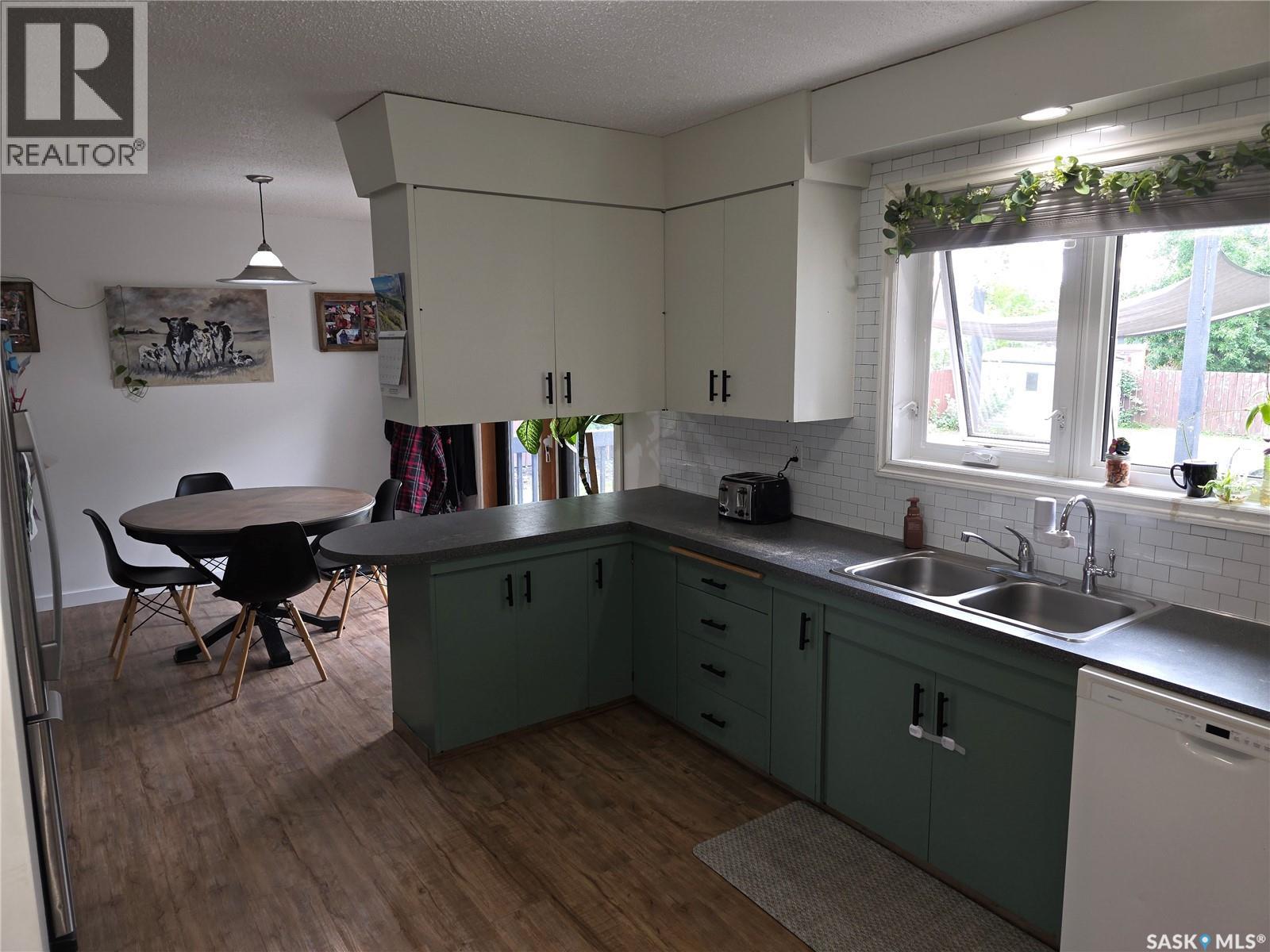 Photo 23 of 213 9th Street E, Wynyard SK