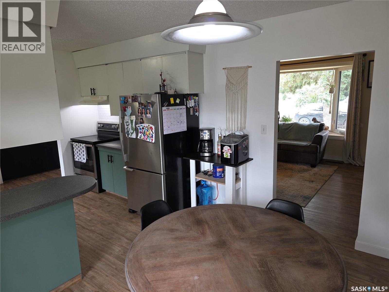 Photo 25 of 213 9th Street E, Wynyard SK
