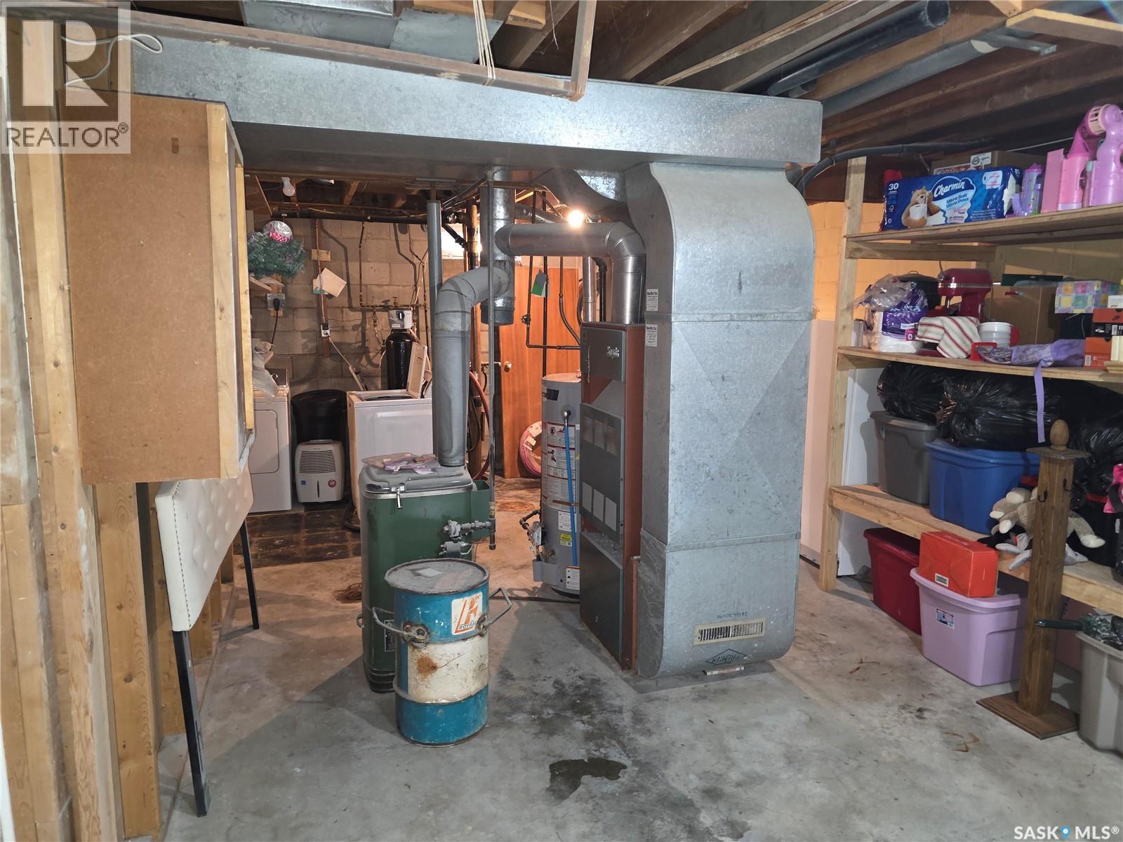 Photo 32 of 213 9th Street E, Wynyard SK