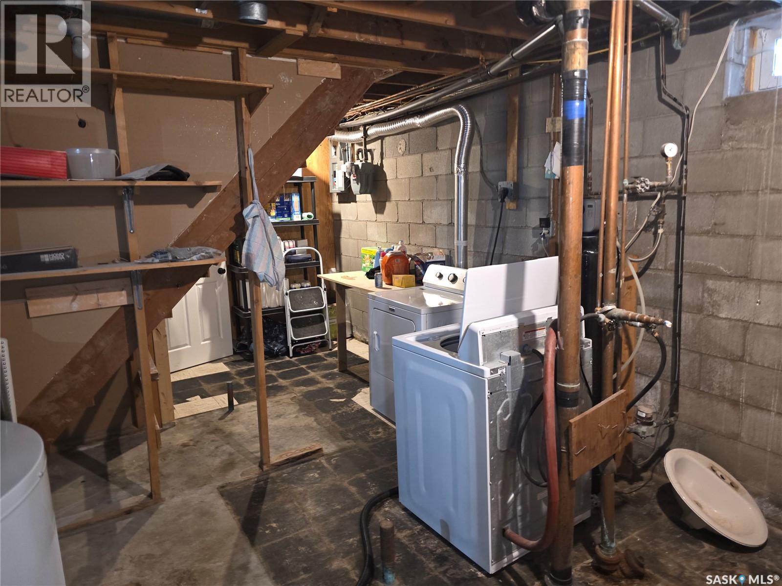 Photo 36 of 213 9th Street E, Wynyard SK