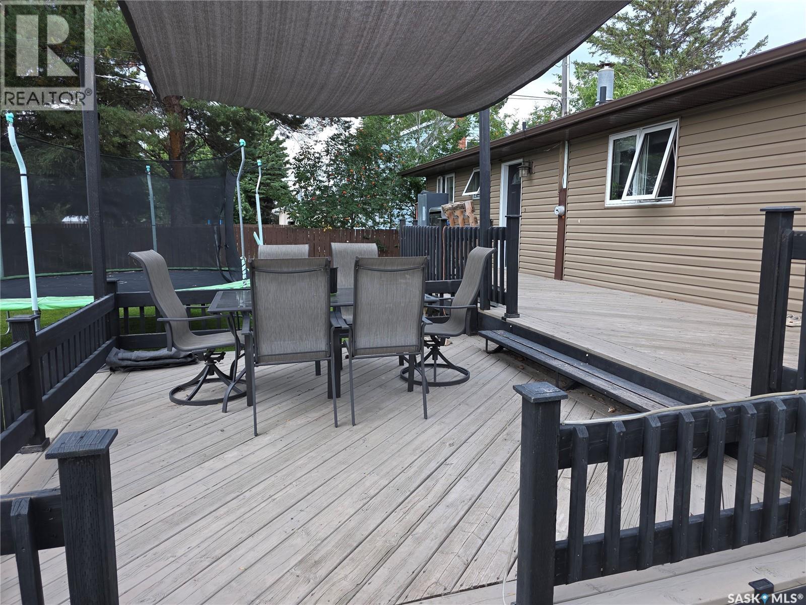 Photo 42 of 213 9th Street E, Wynyard SK
