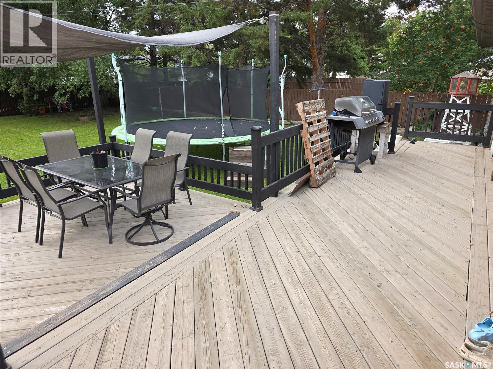 Photo 43 of 213 9th Street E, Wynyard SK