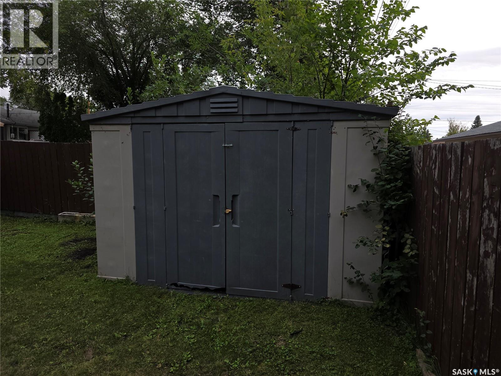 Photo 47 of 213 9th Street E, Wynyard SK