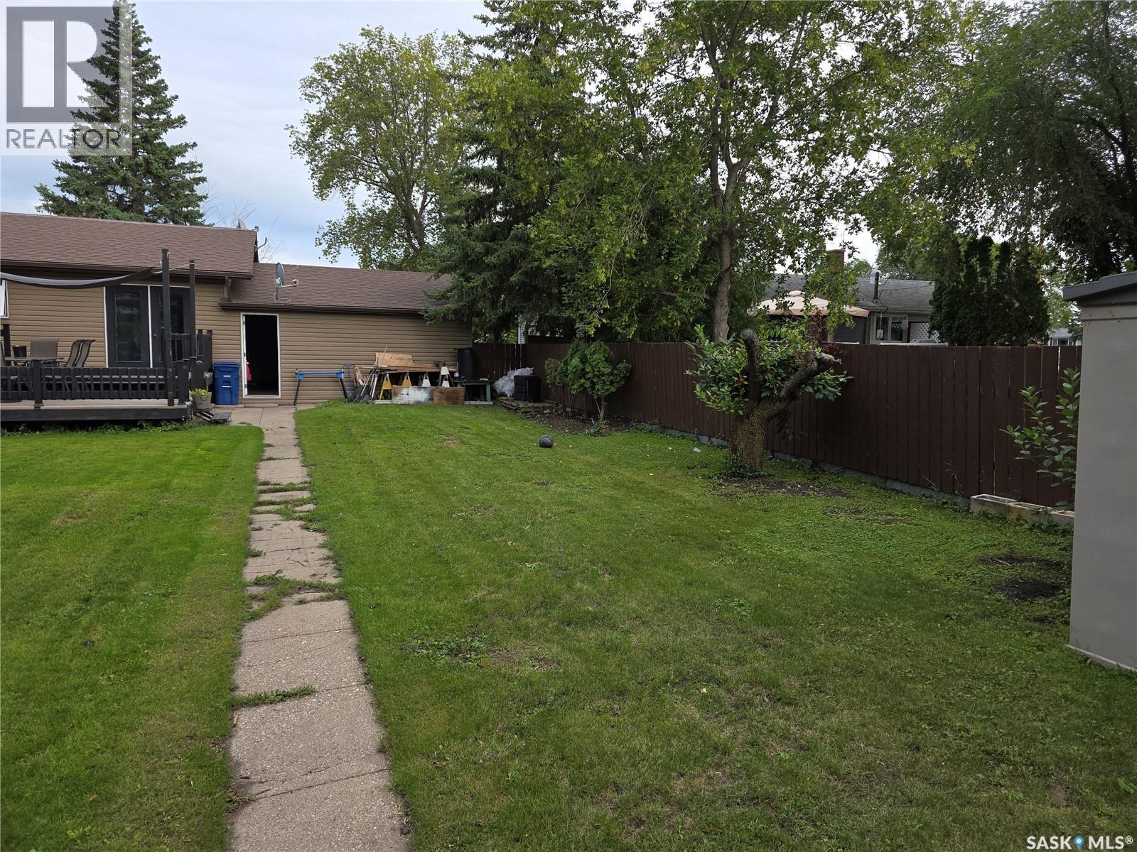 Photo 49 of 213 9th Street E, Wynyard SK