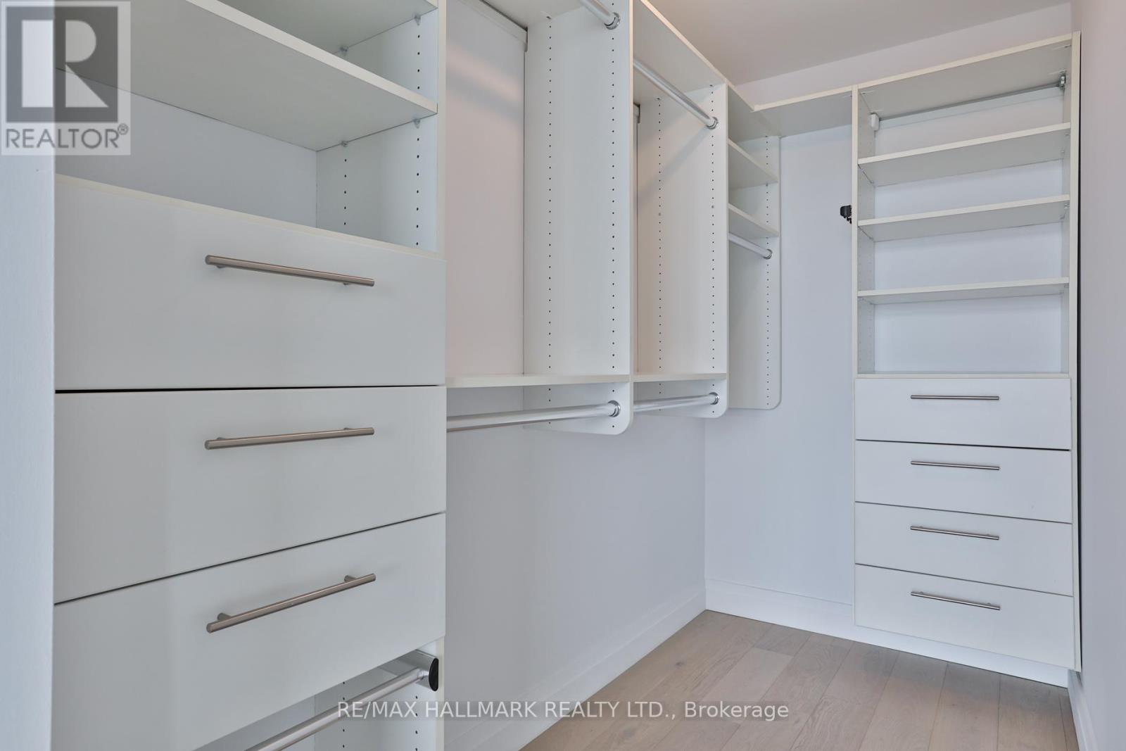 Photo 12 of 1105 552 Wellington Street W, Toronto ON