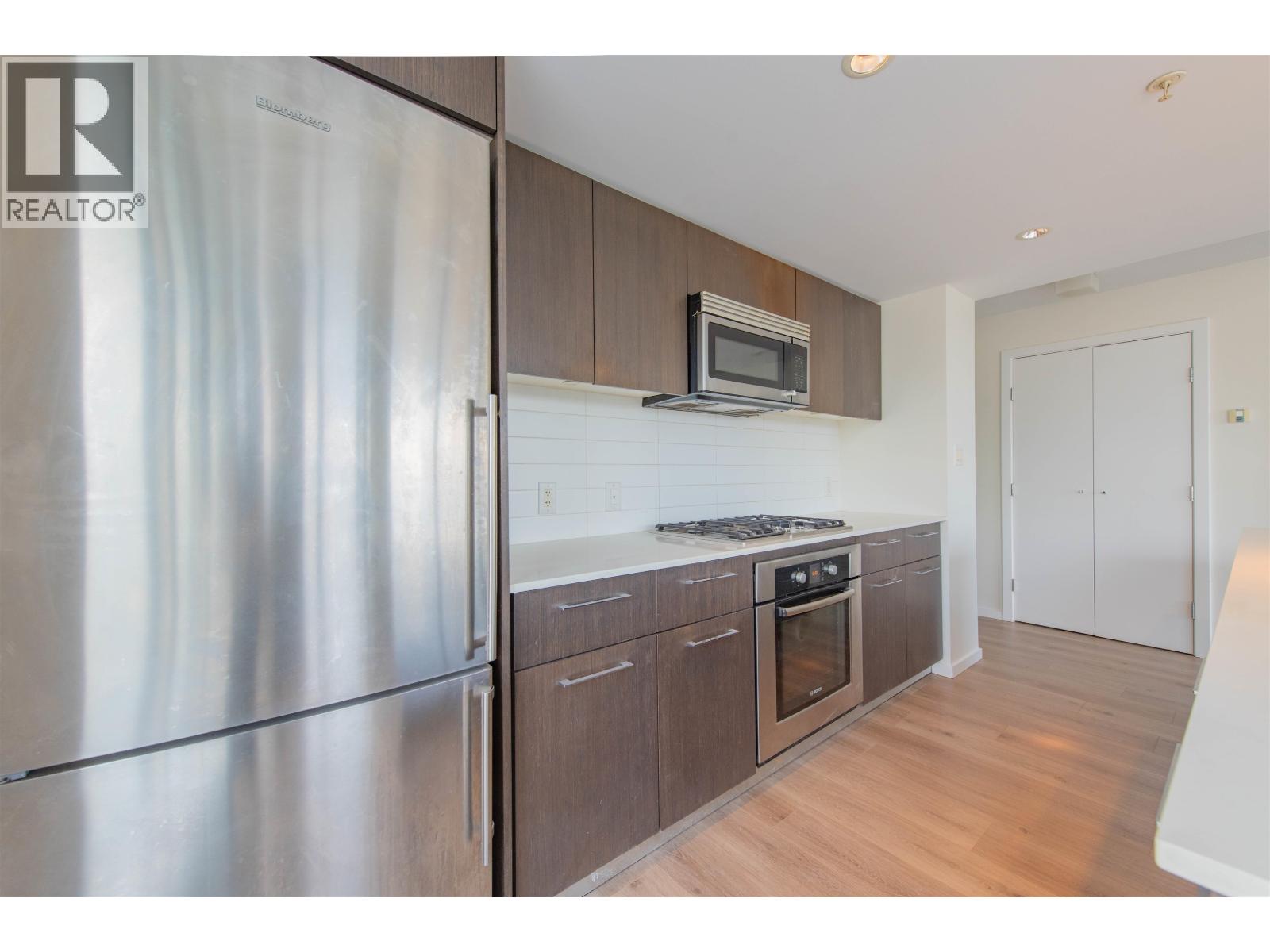 Photo 5 of 511 7988 Ackroyd Road, Richmond BC