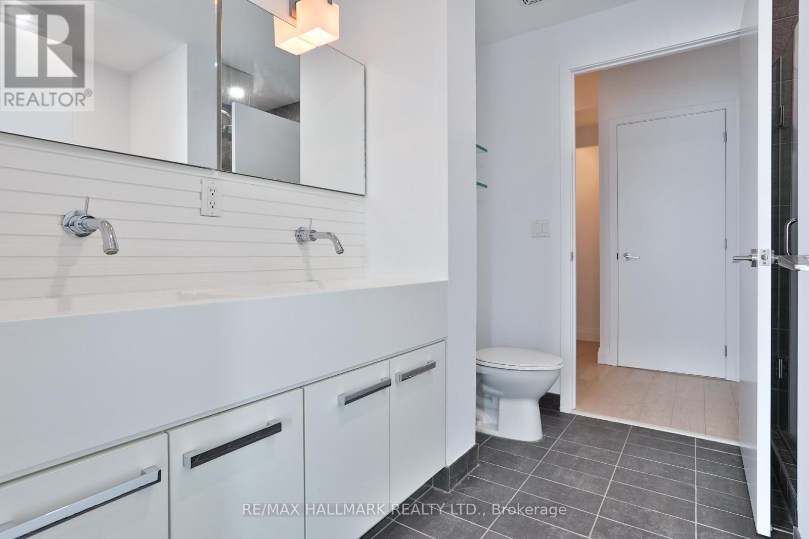 Photo 13 of 1105 552 Wellington Street W, Toronto ON