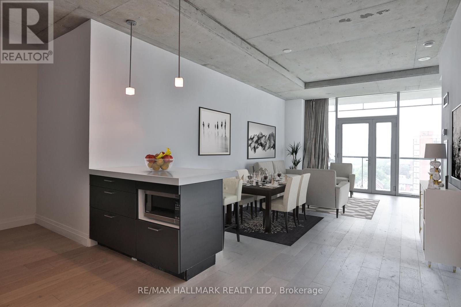 Photo 5 of 1105 552 Wellington Street W, Toronto ON