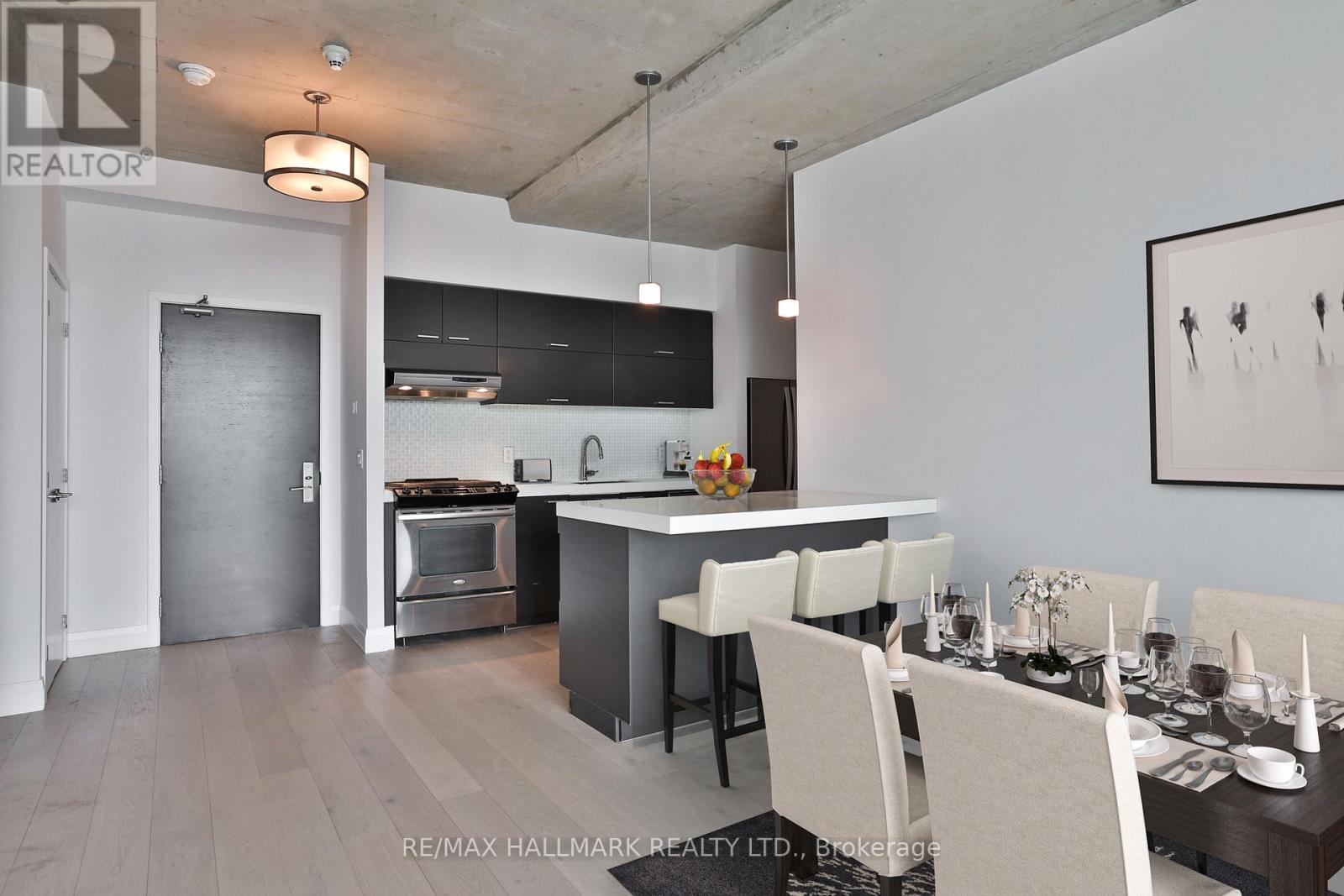 Photo 8 of 1105 552 Wellington Street W, Toronto ON
