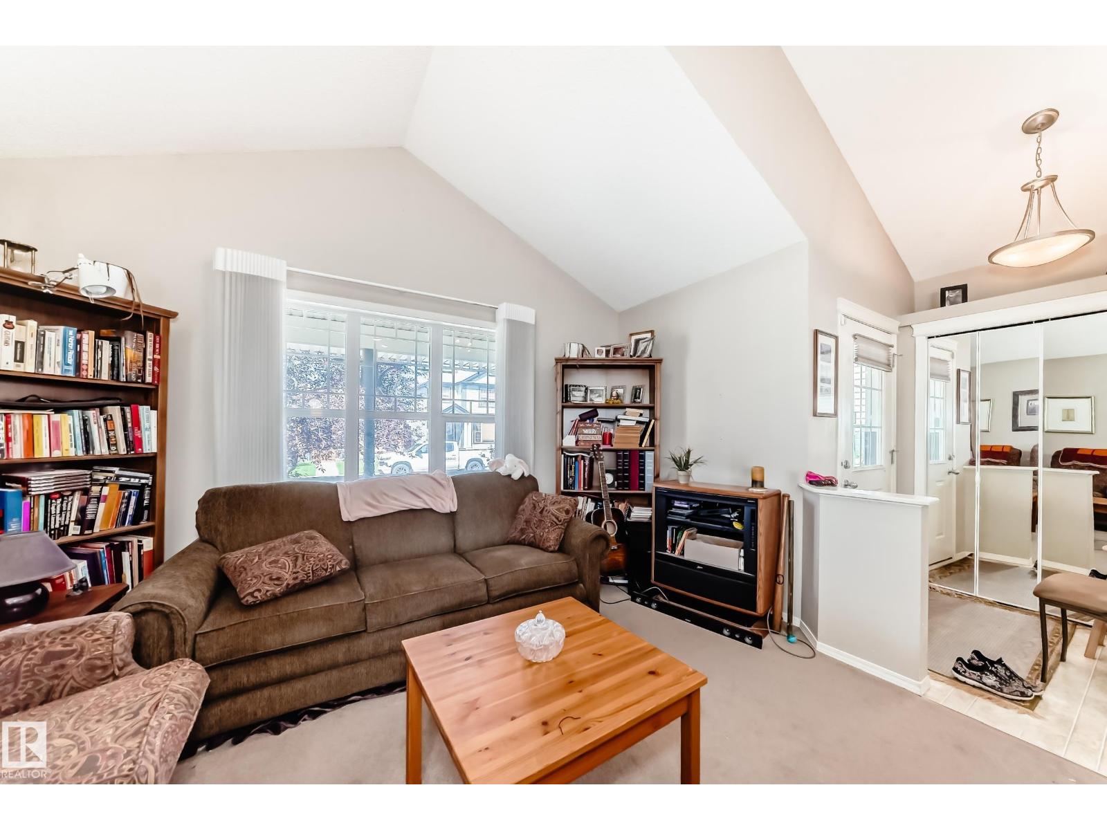 Photo 2 of 14059 151 Av Nw, Edmonton AB