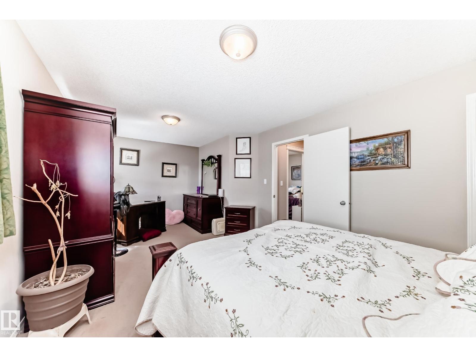 Photo 4 of 14059 151 Av Nw, Edmonton AB