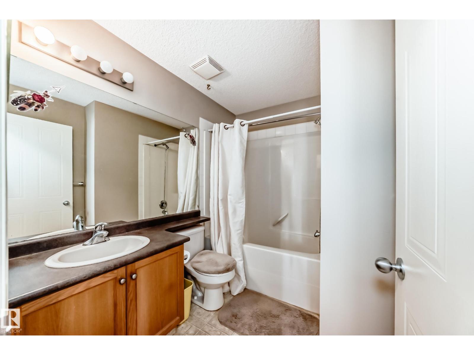 Photo 6 of 14059 151 Av Nw, Edmonton AB