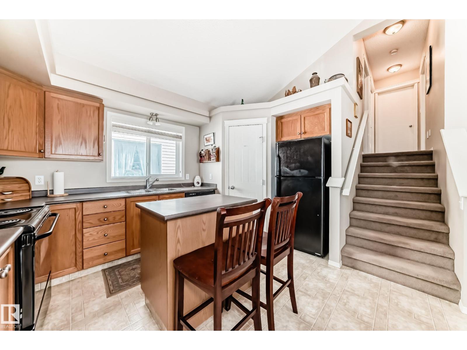 Photo 12 of 14059 151 Av Nw, Edmonton AB