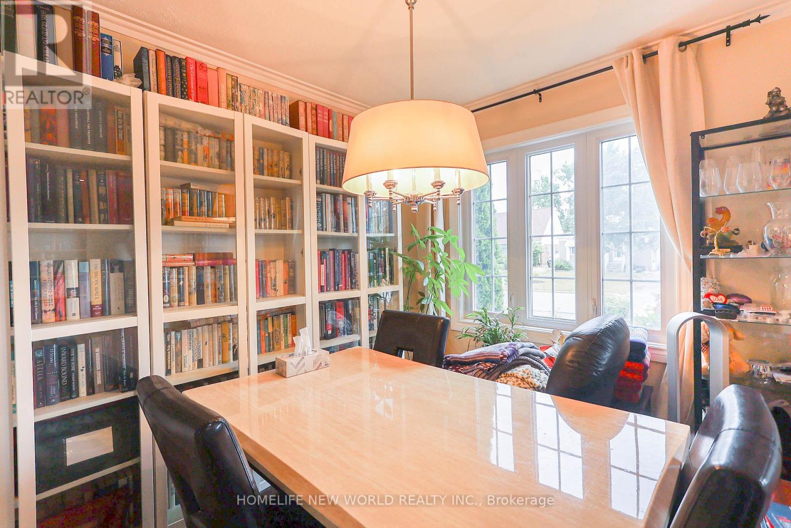 Photo 16 of 34 Greylawn Crescent, Toronto ON