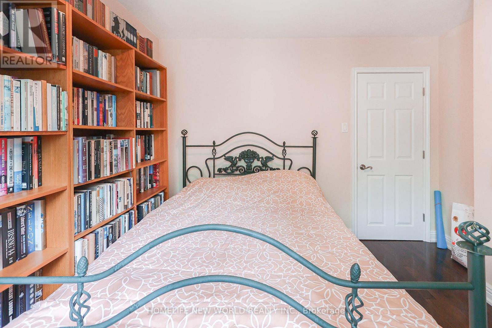 Photo 29 of 34 Greylawn Crescent, Toronto ON