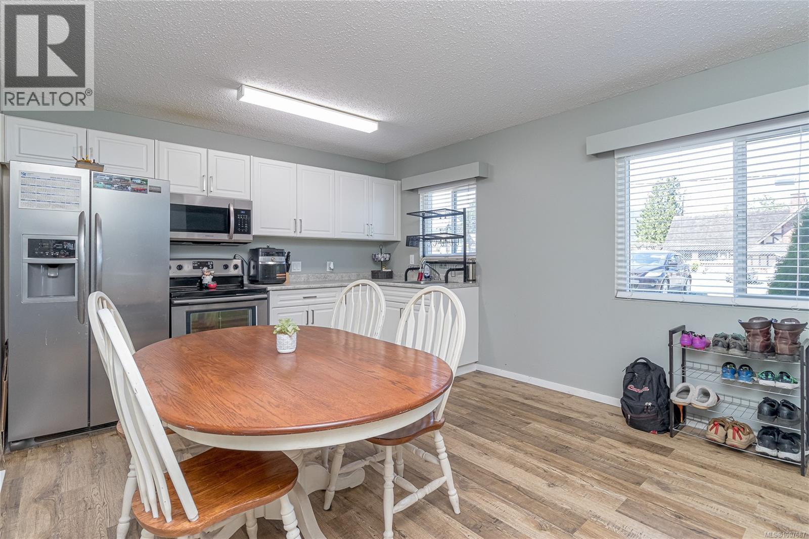 Photo 10 of 35 3271 Cowichan Lake Rd, Duncan BC