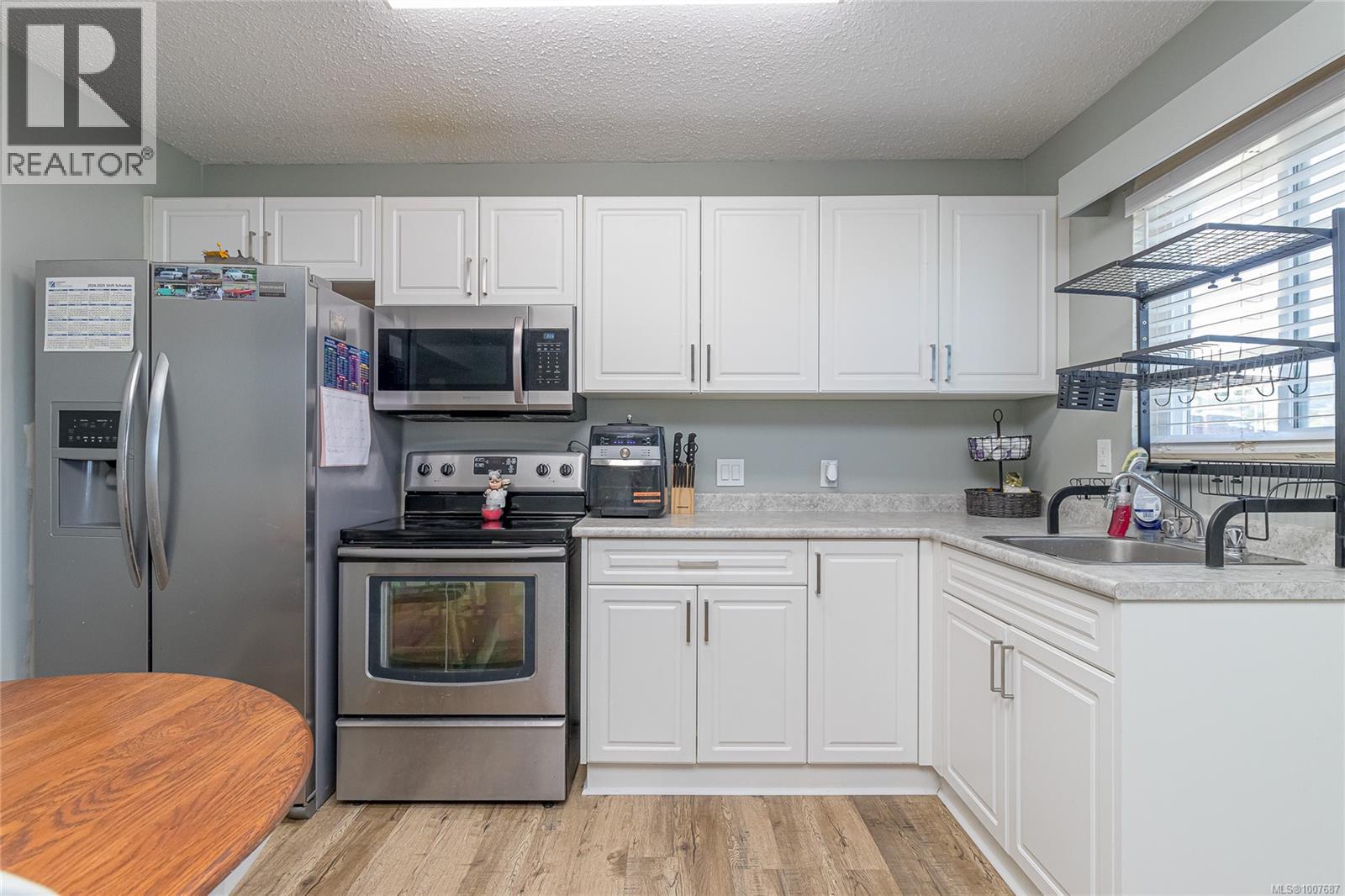 Photo 11 of 35 3271 Cowichan Lake Rd, Duncan BC