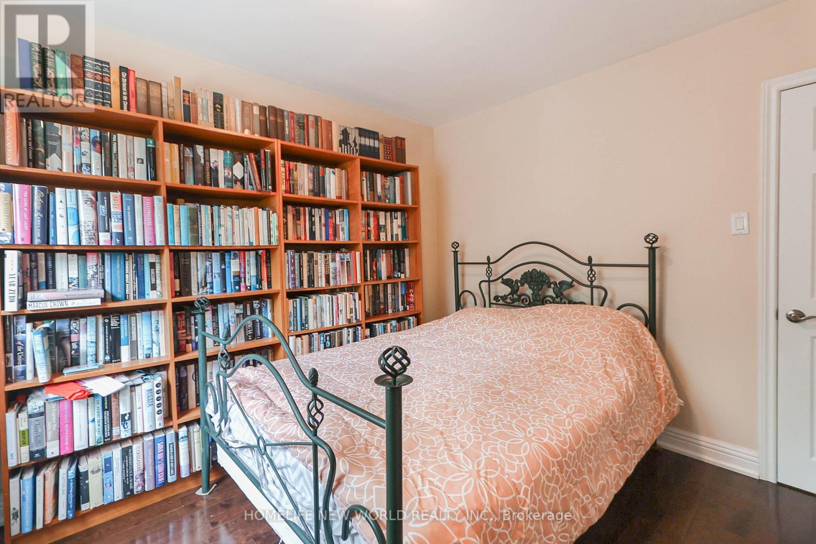 Photo 28 of 34 Greylawn Crescent, Toronto ON