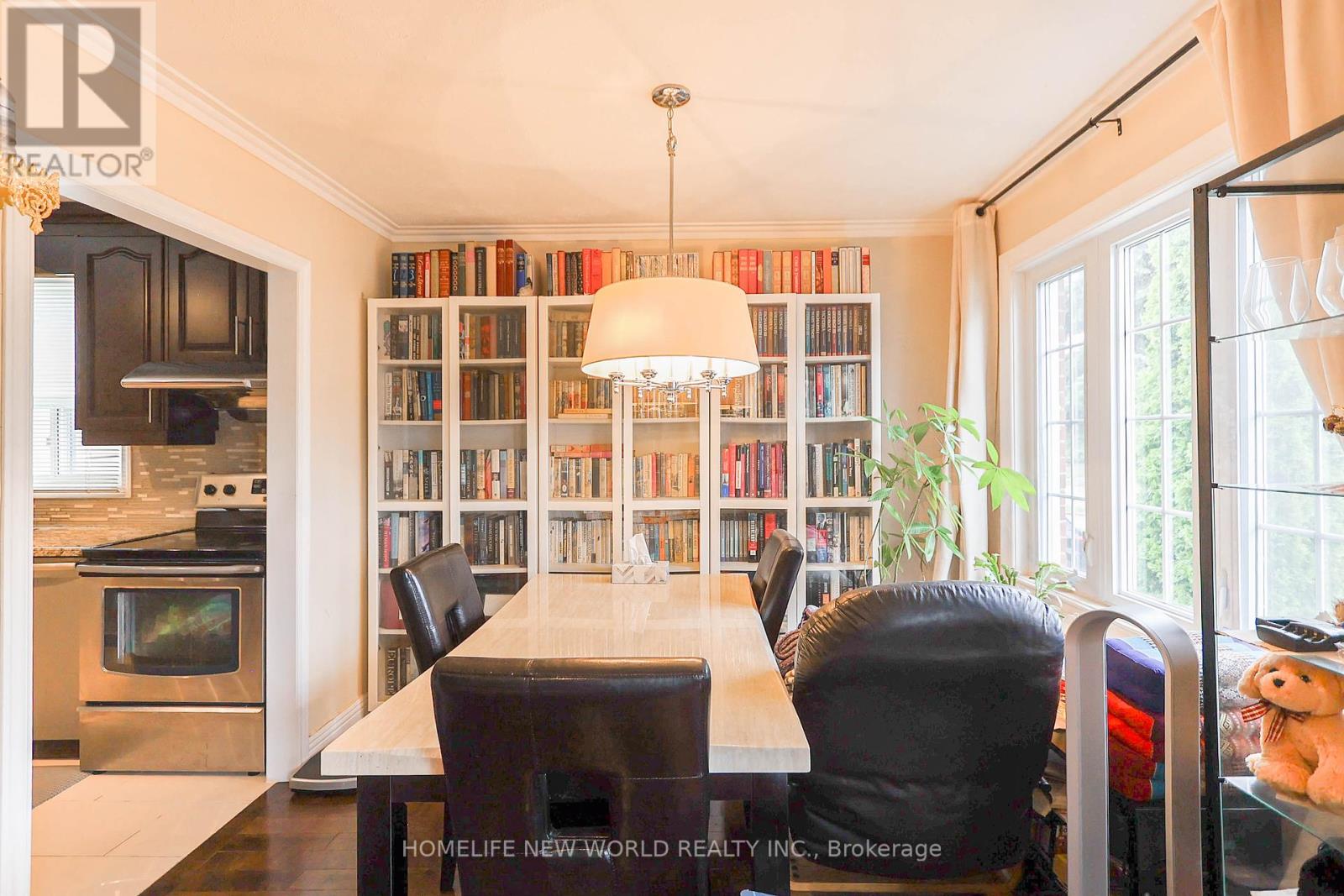 Photo 17 of 34 Greylawn Crescent, Toronto ON