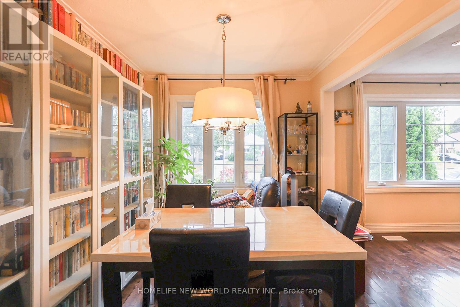 Photo 15 of 34 Greylawn Crescent, Toronto ON