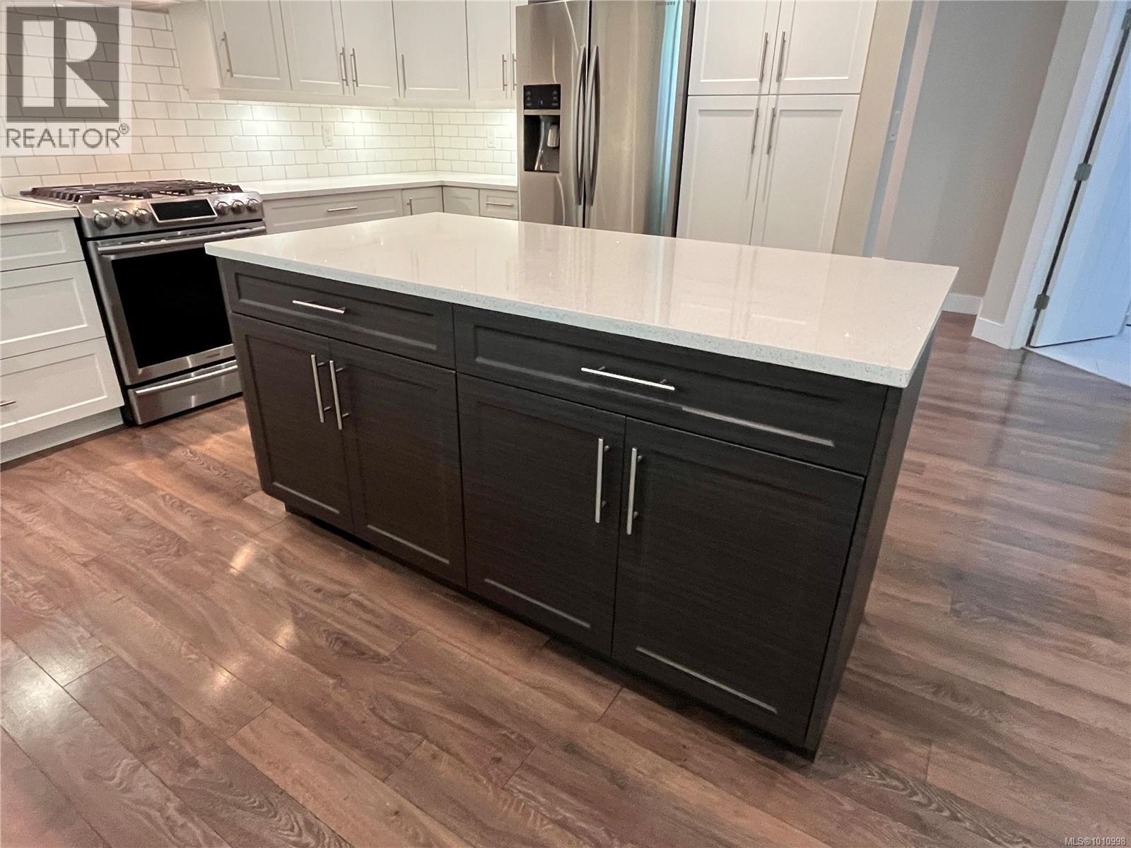 Photo 9 of 3584 Holland Ave, Cobble Hill BC