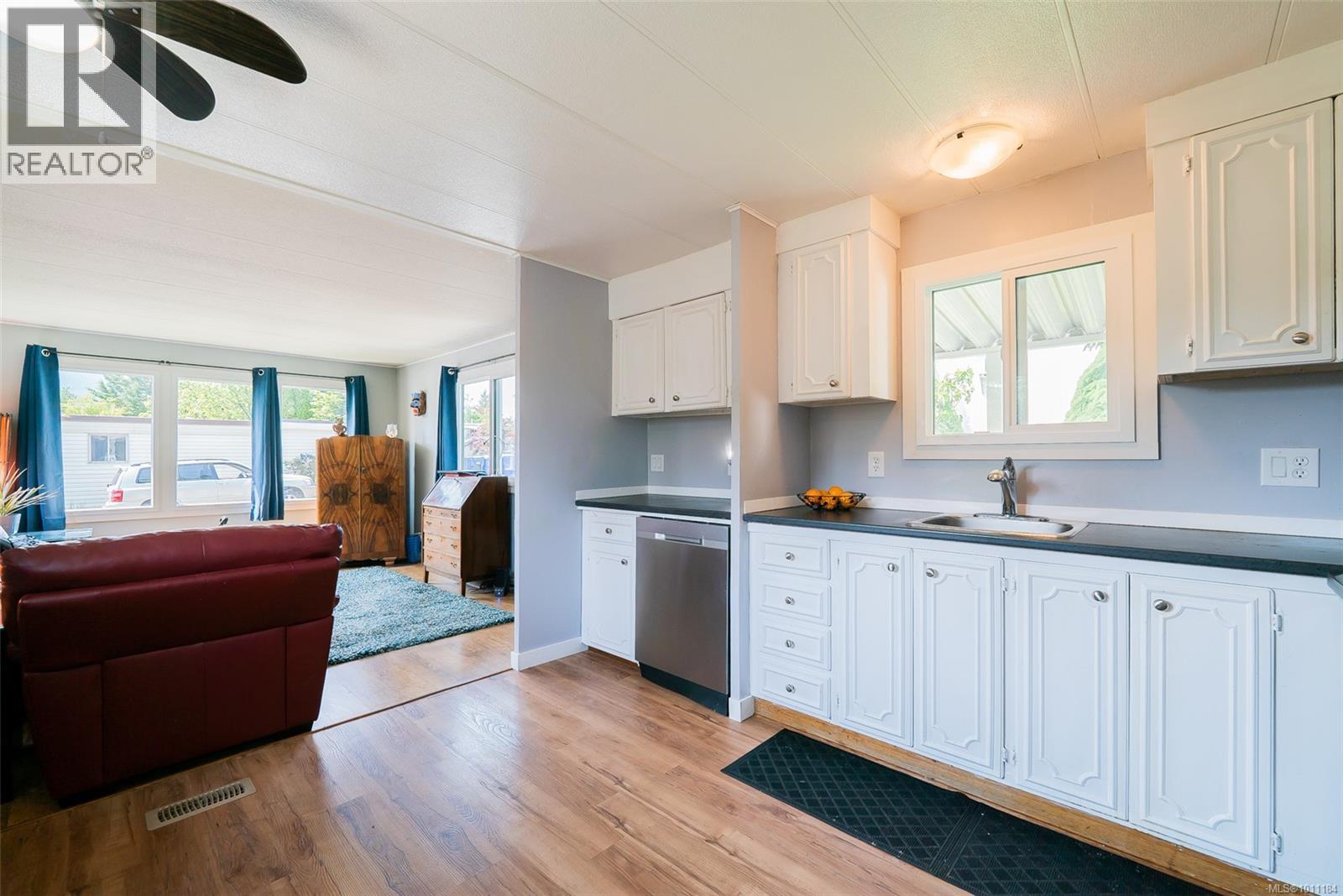 Photo 11 of 48 Honey Dr, Nanaimo BC