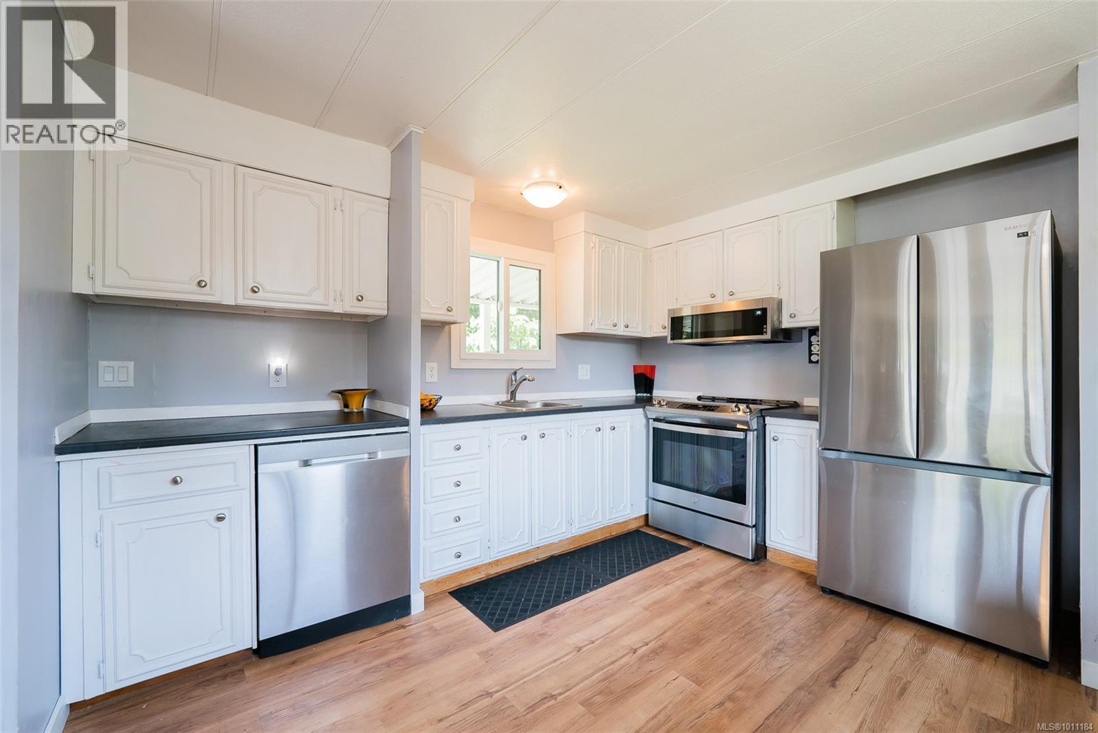 Photo 23 of 48 Honey Dr, Nanaimo BC