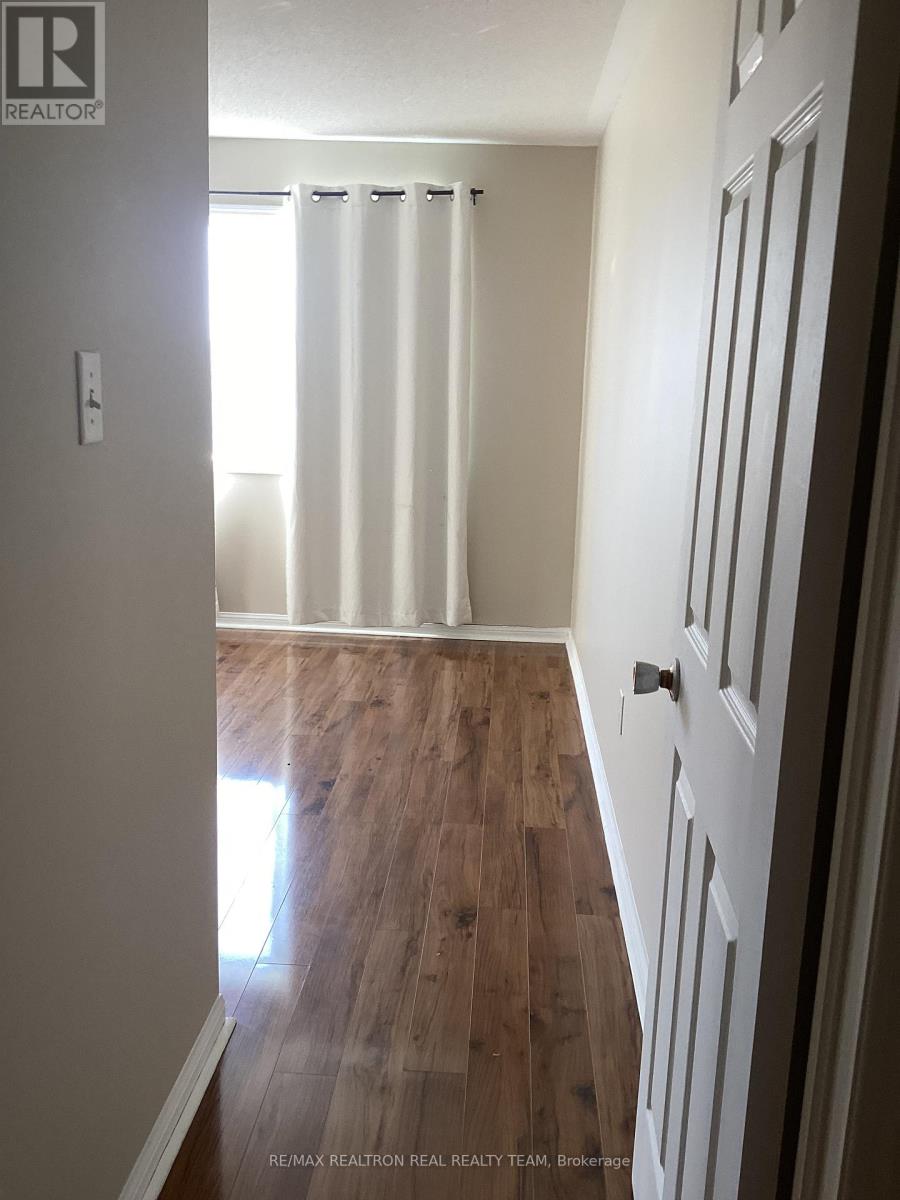 Photo 12 of 2 29 Ecopark Gate, Toronto ON