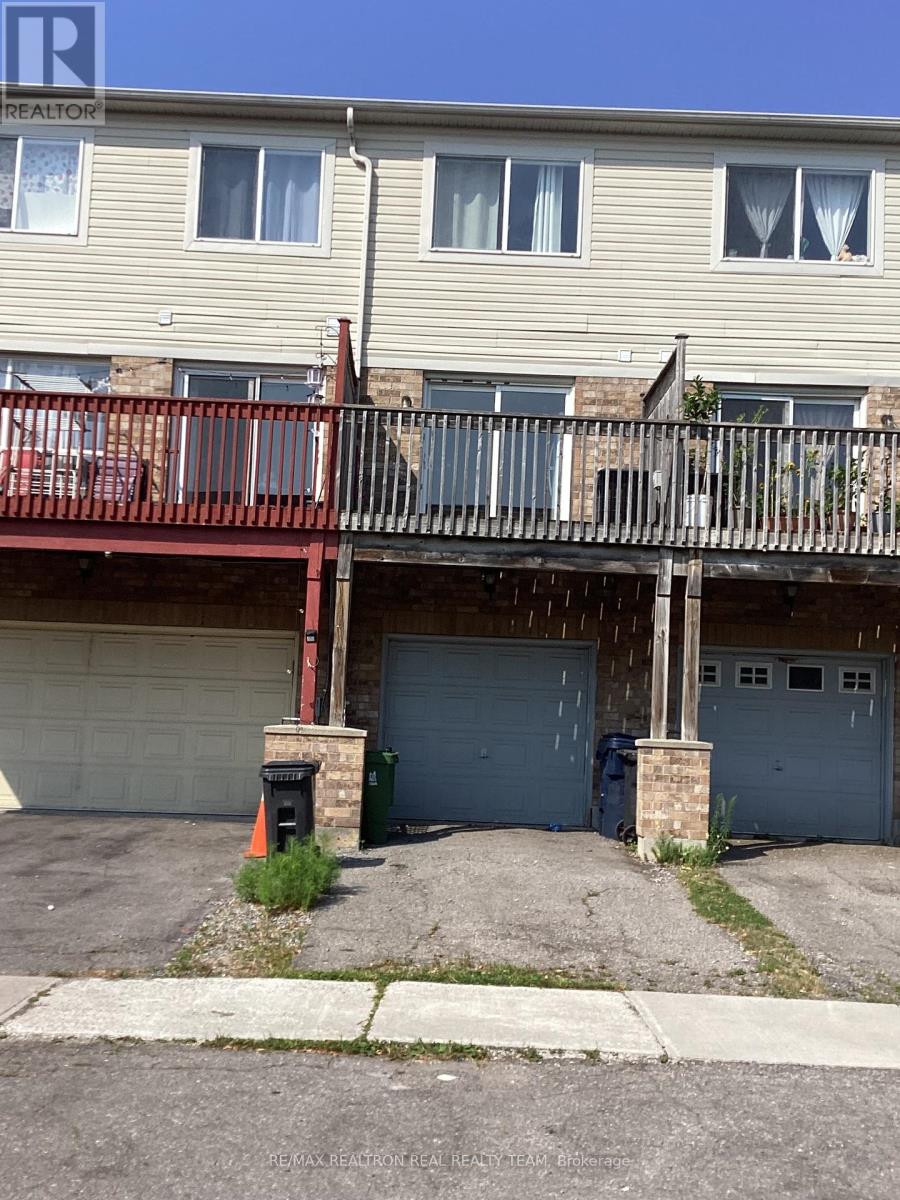 Photo 5 of 2 29 Ecopark Gate, Toronto ON