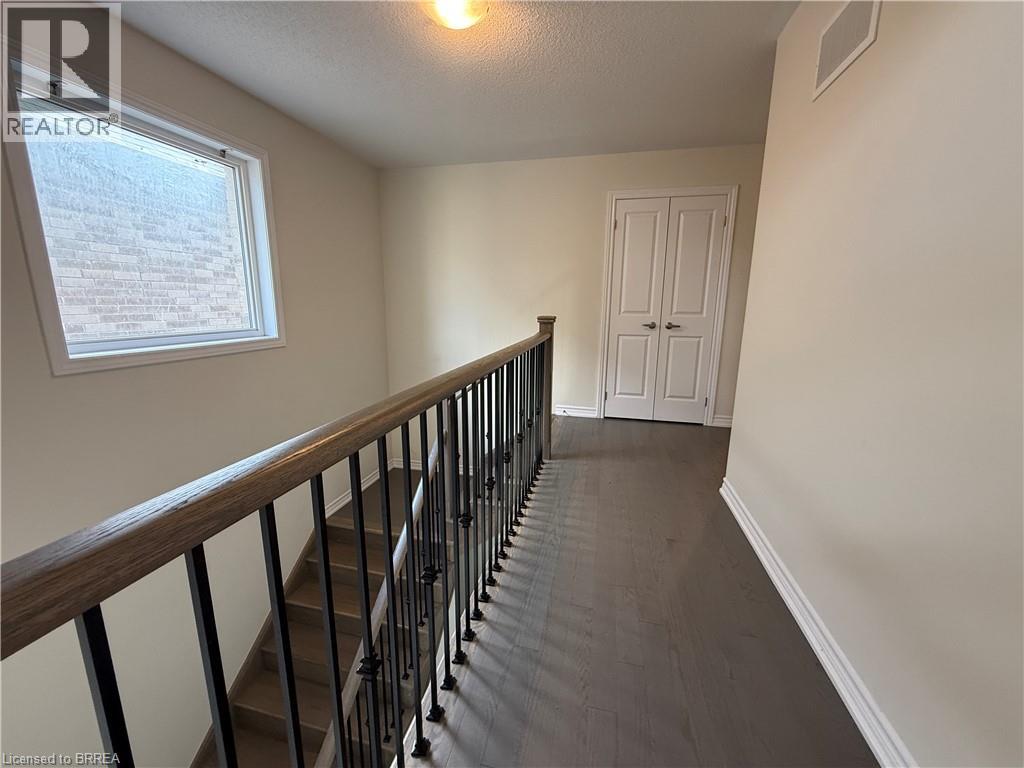 Photo 10 of 44 Eccleston Street, Brantford ON