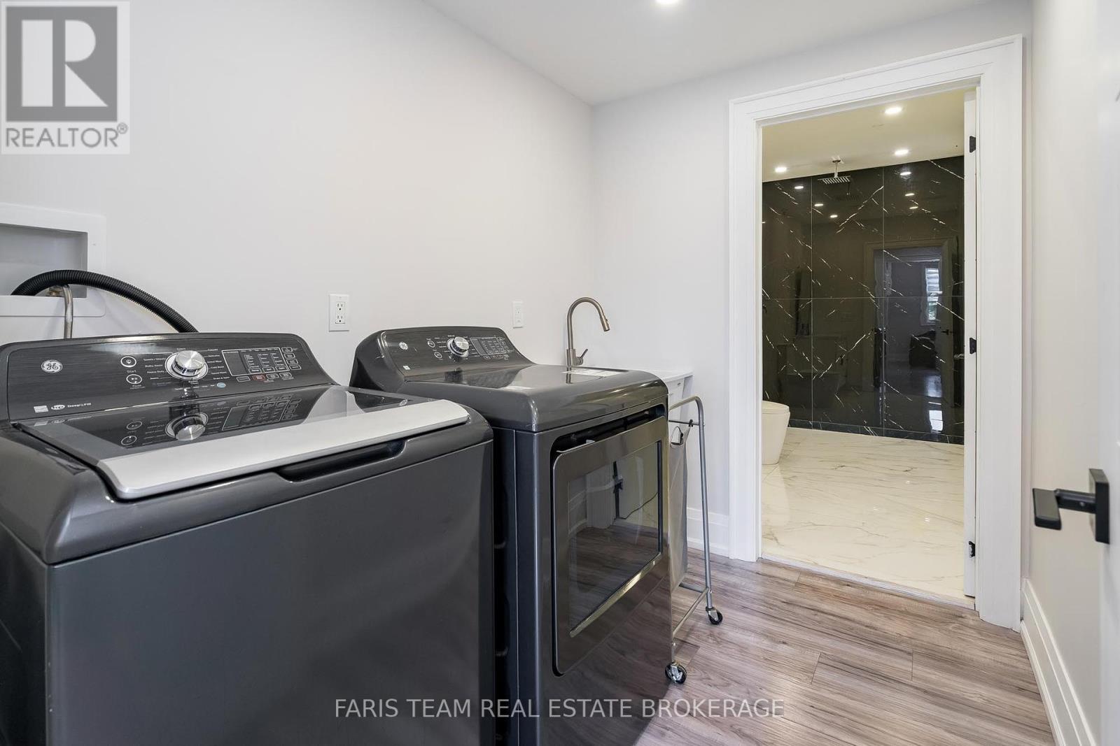 Photo 31 of 7 Golfview Boulevard, Bradford West Gwillimbury ON
