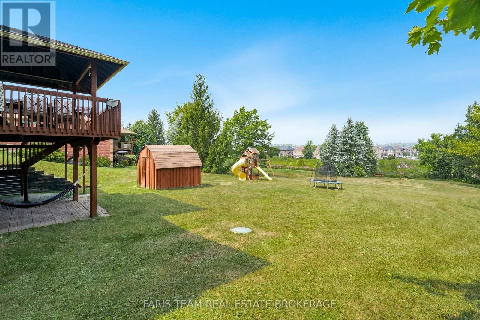 Photo 32 of 7 Golfview Boulevard, Bradford West Gwillimbury ON