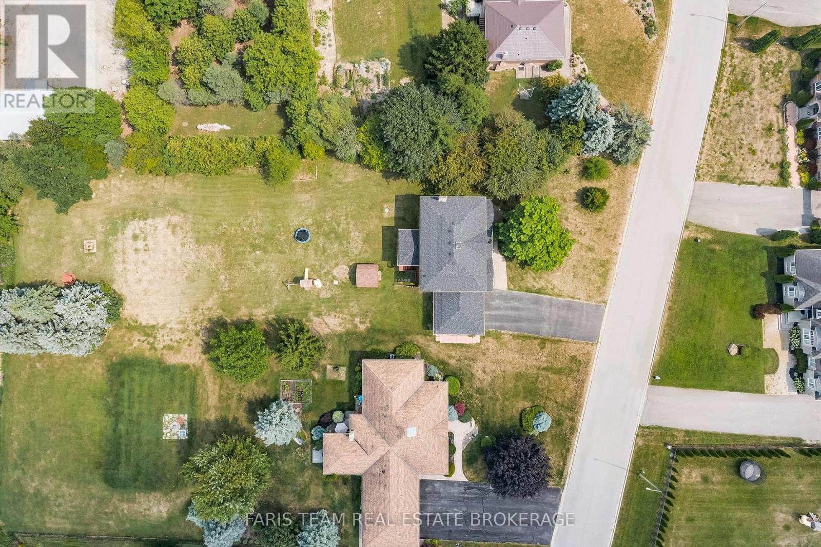Photo 23 of 7 Golfview Boulevard, Bradford West Gwillimbury ON