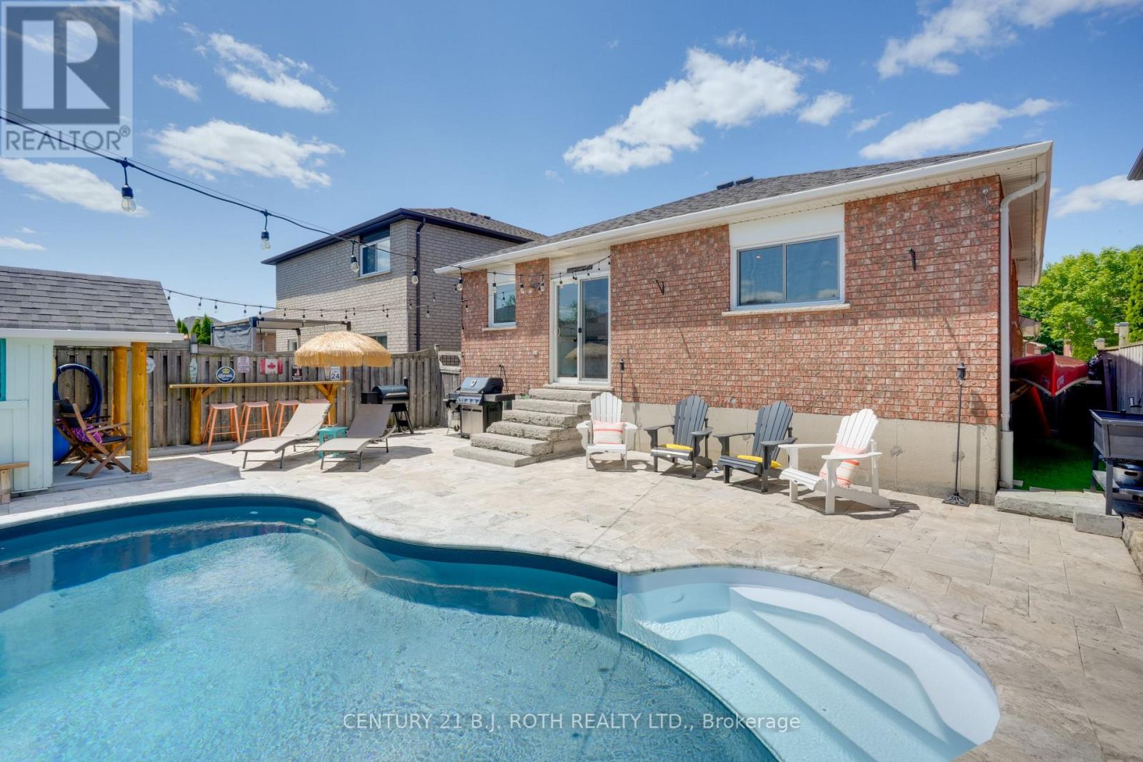 Photo 37 of 55 Holly Meadow Road, Barrie ON