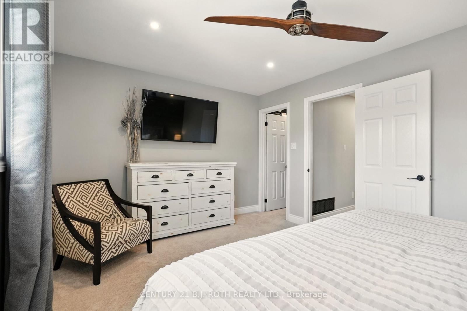 Photo 22 of 55 Holly Meadow Road, Barrie ON