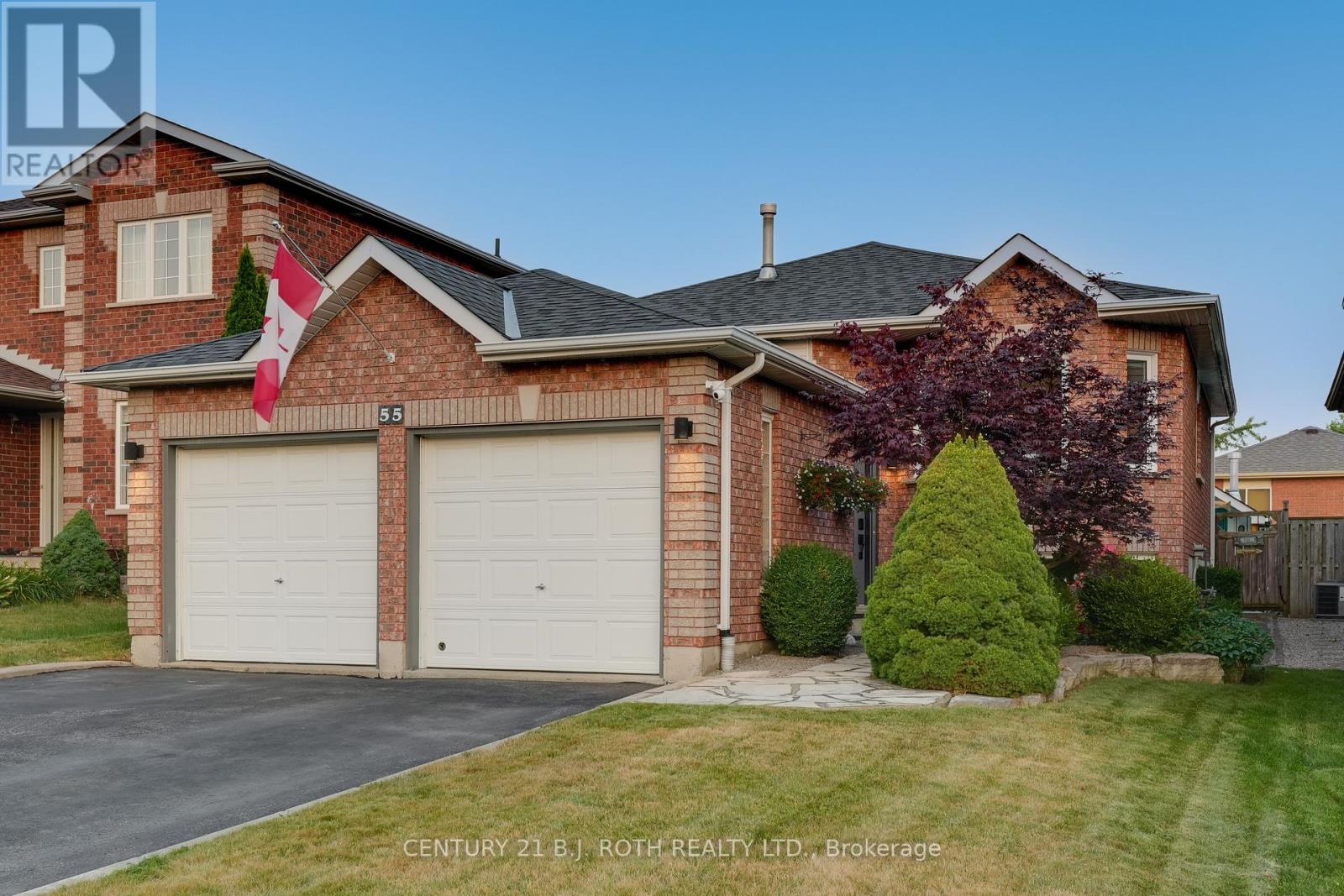 Photo 2 of 55 Holly Meadow Road, Barrie ON