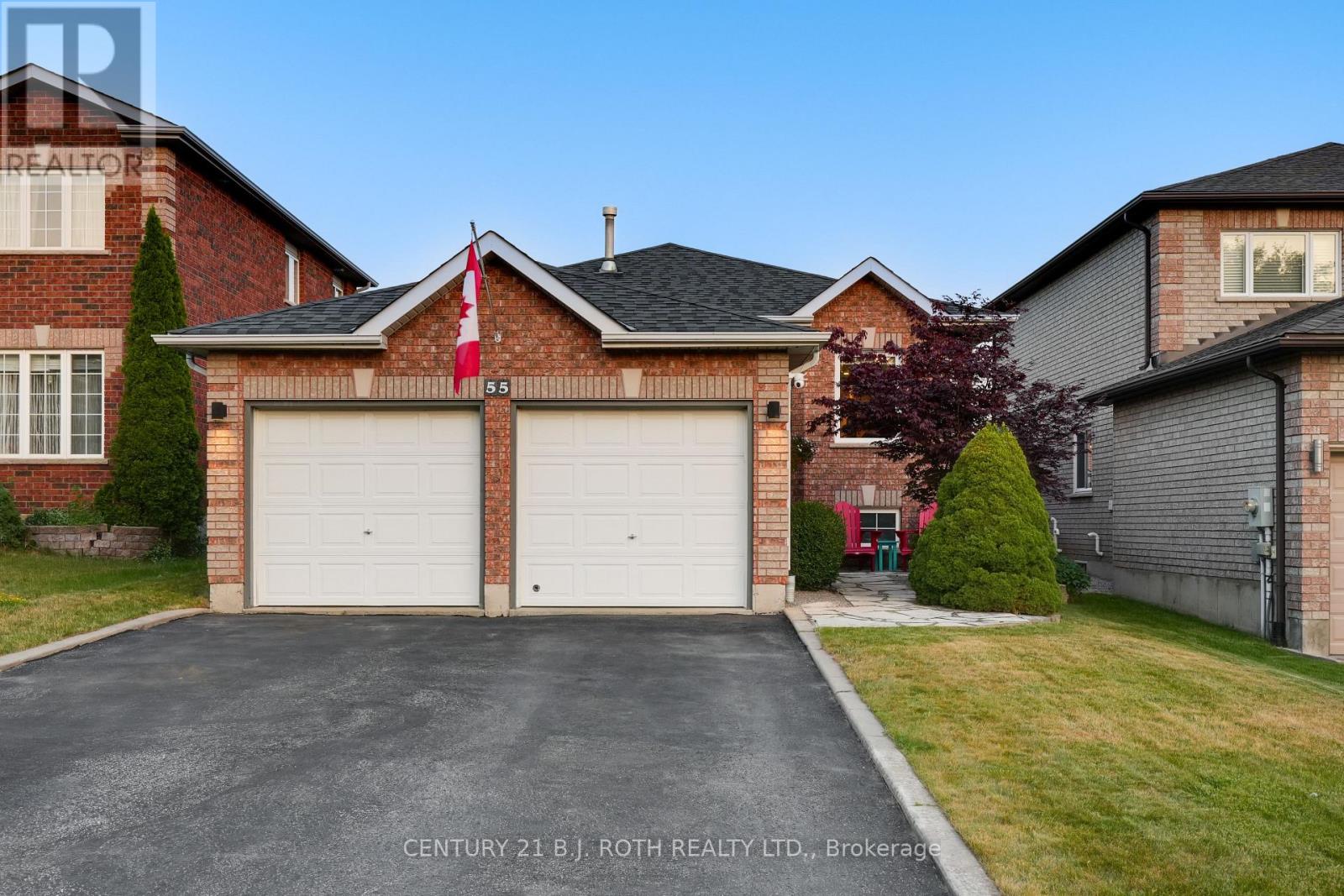 Photo 4 of 55 Holly Meadow Road, Barrie ON