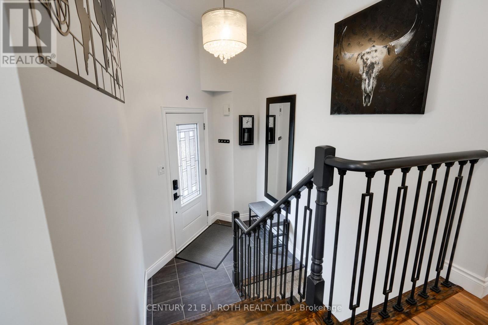 Photo 7 of 55 Holly Meadow Road, Barrie ON