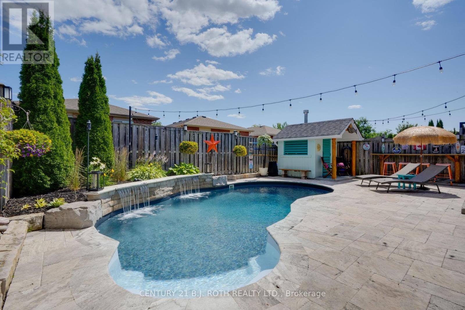 Photo 36 of 55 Holly Meadow Road, Barrie ON