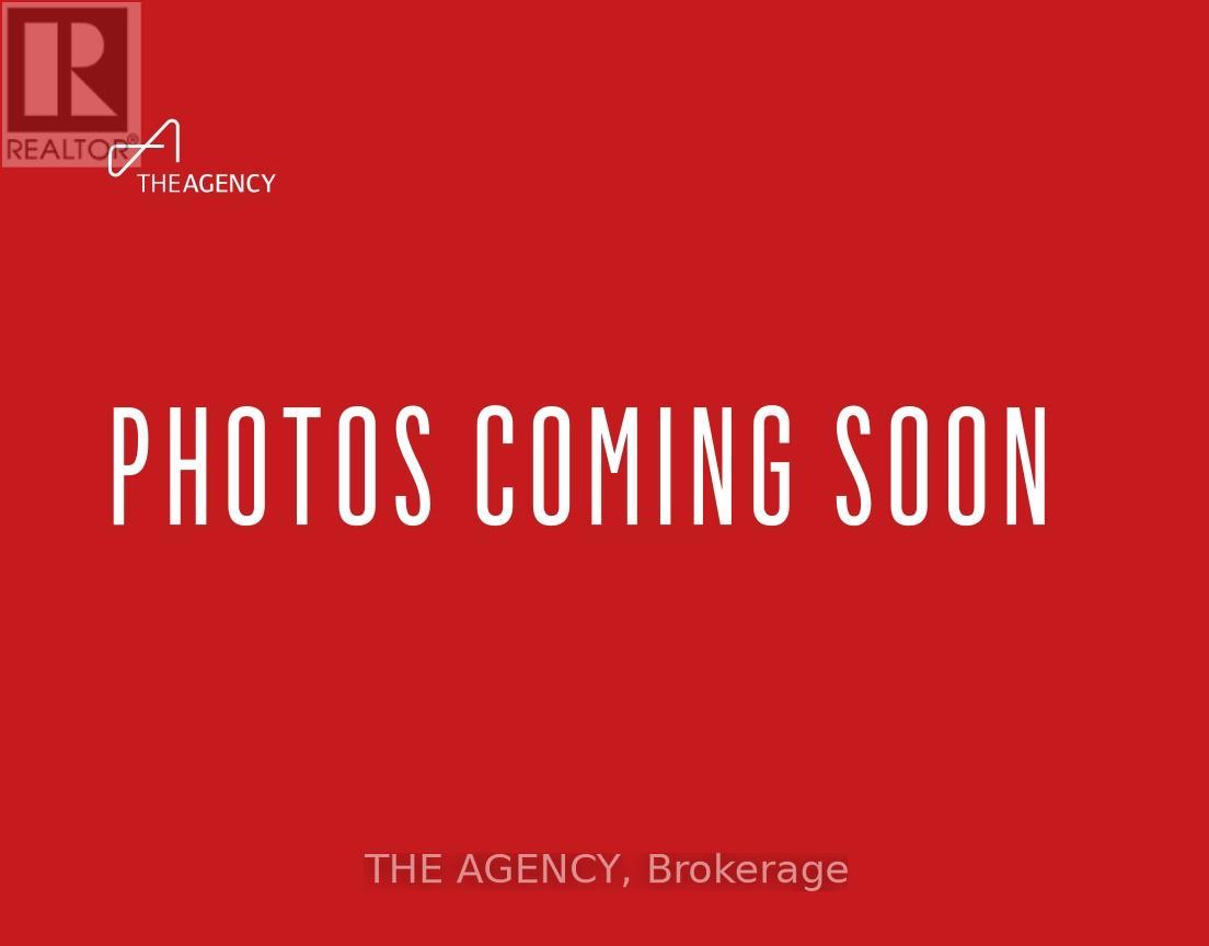 Photo 1 of 12 Robert Attersley Drive E, Whitby ON