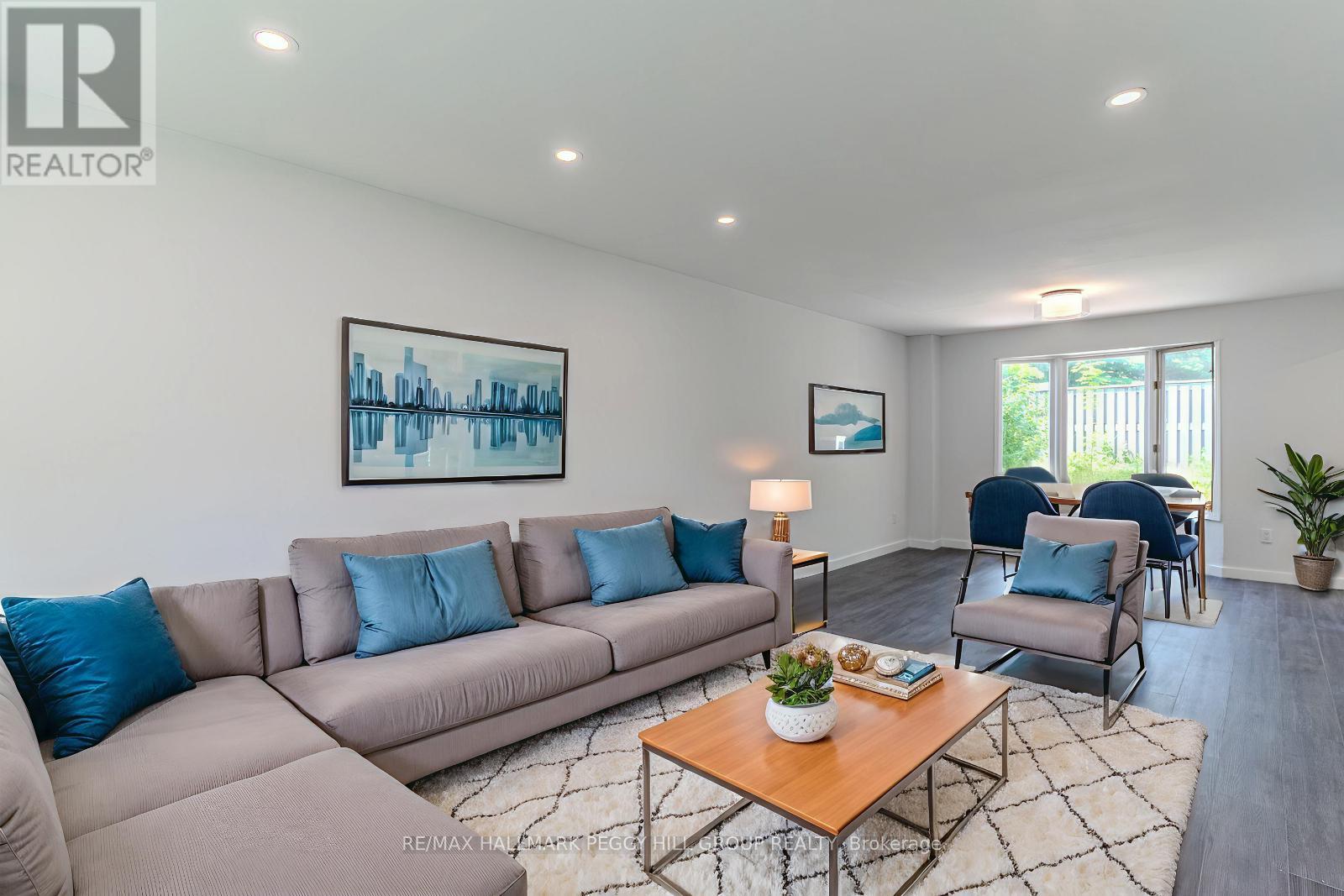 Photo 5 of 21 Autumn Lane, Barrie ON