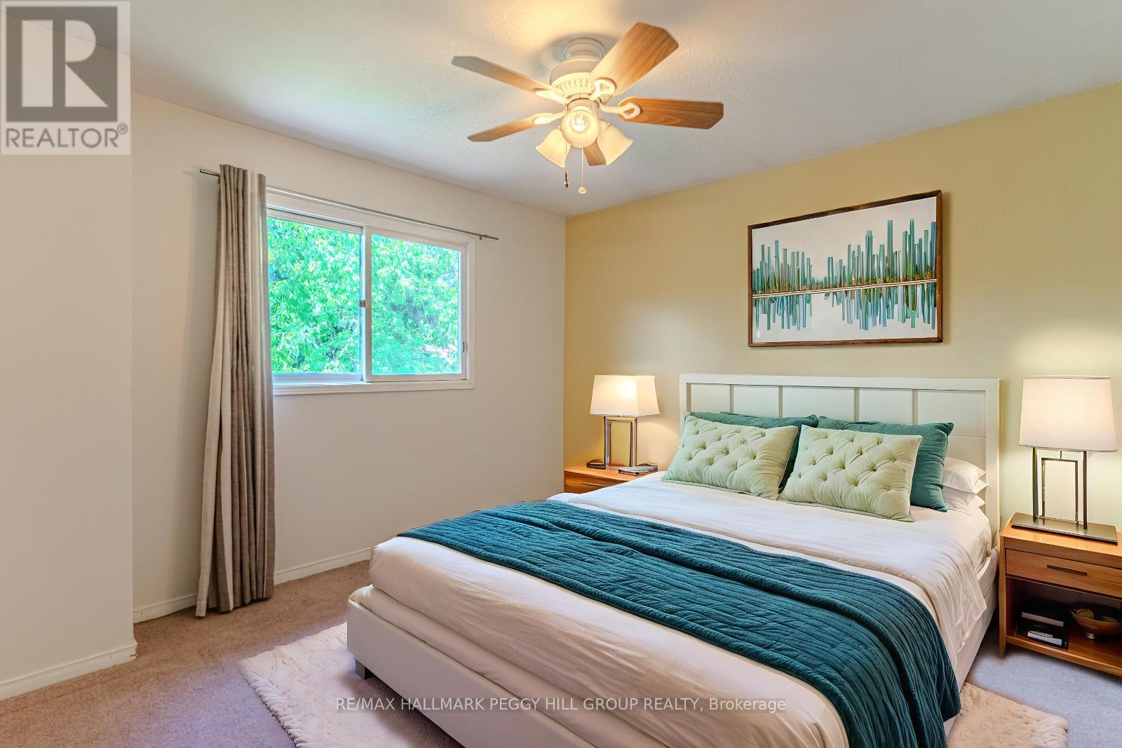 Photo 9 of 21 Autumn Lane, Barrie ON