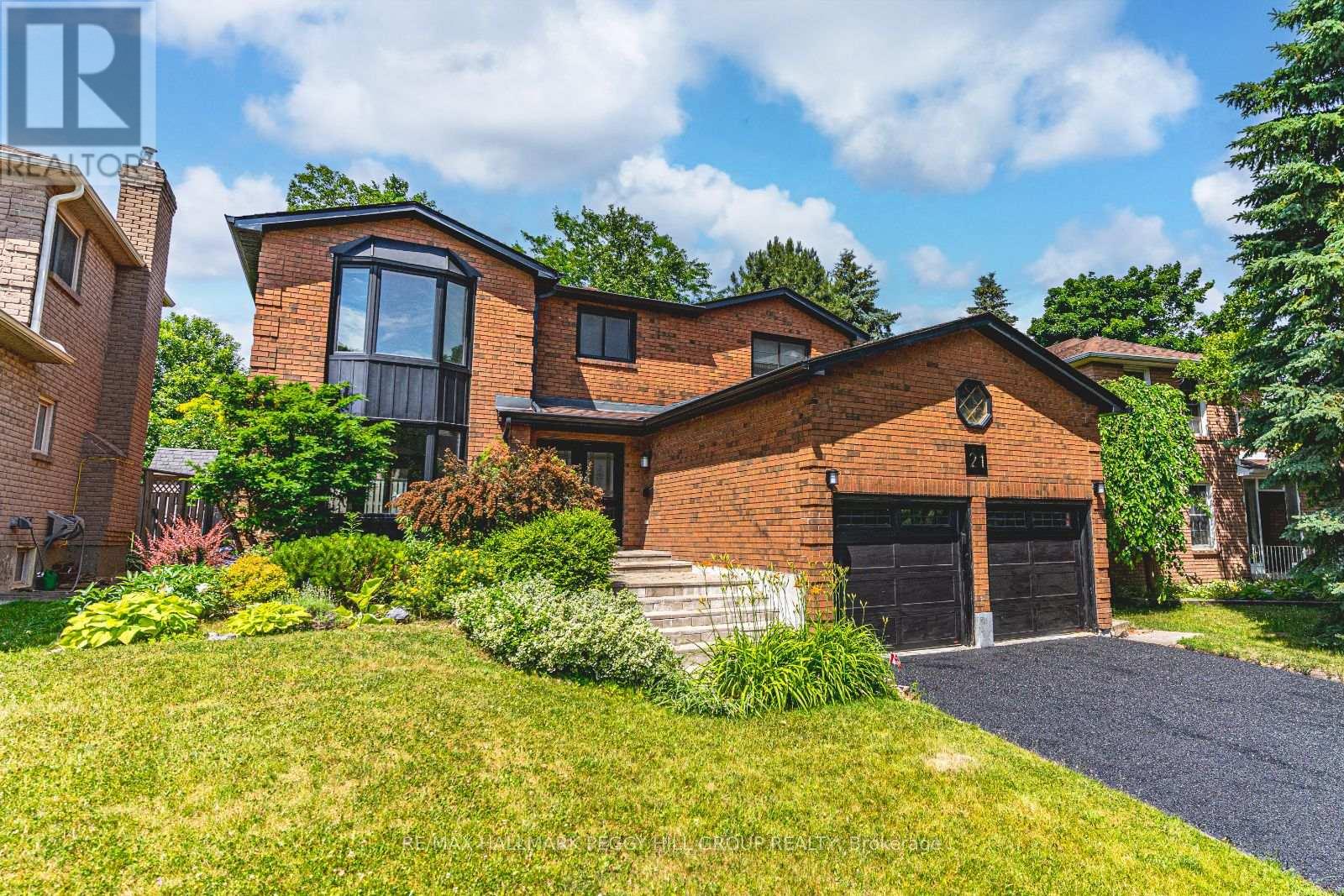 Photo 1 of 21 Autumn Lane, Barrie ON