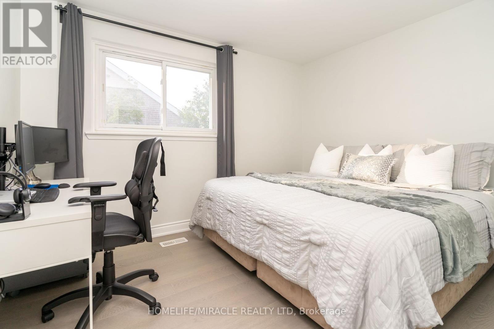 Photo 18 of 5 Finsbury Drive, Brampton ON