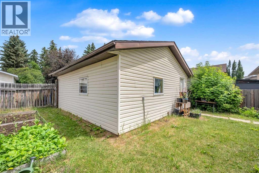 Single Family House Bungalow for Sale in  Whitehorn Drive NE Whitehorn Calgary 