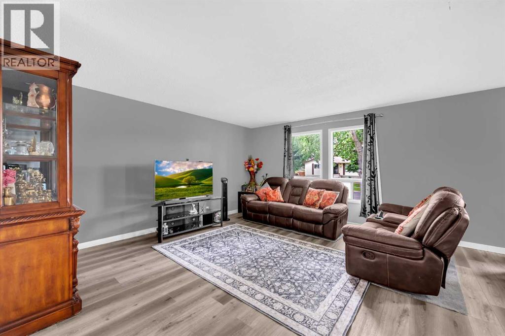 Single Family House Bungalow for Sale in  Whitehorn Drive NE Whitehorn Calgary 