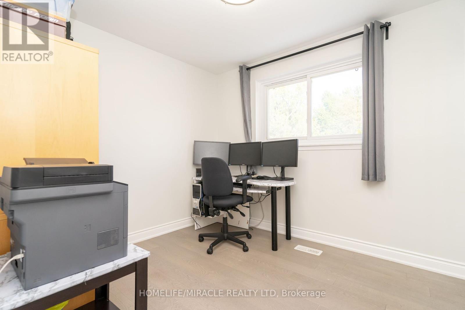 Photo 24 of 5 Finsbury Drive, Brampton ON