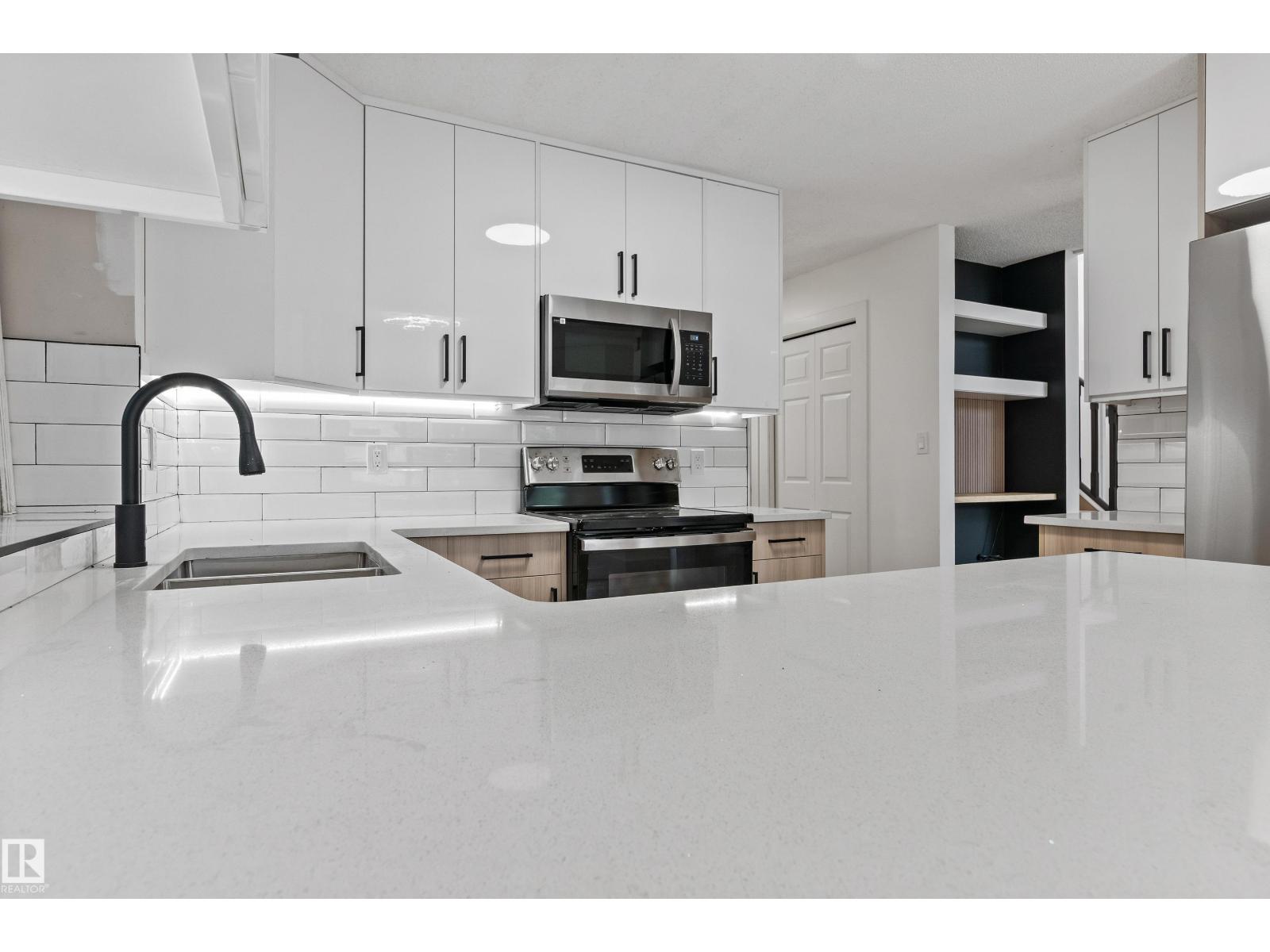 Photo 19 of 18908 58 Av Nw, Edmonton AB