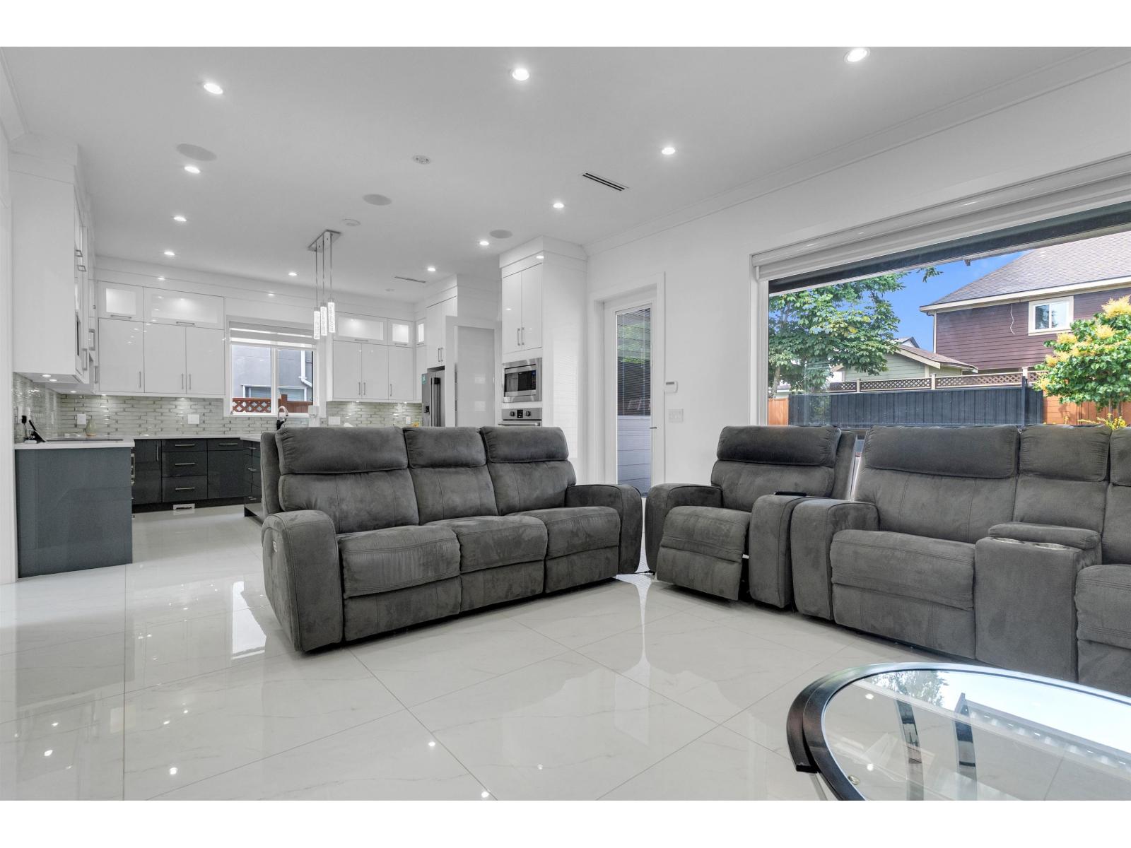 Photo 10 of 14231 70 A Avenue, Surrey BC
