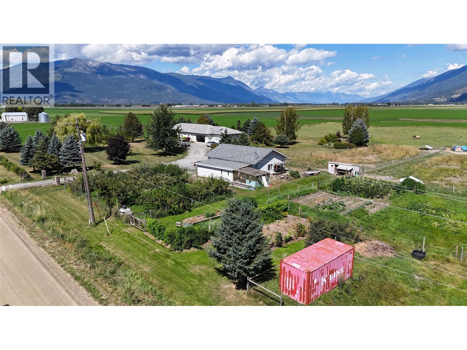 Photo 6 of 710 Indian Road, Creston BC